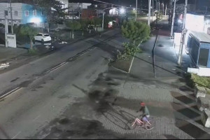 Acusado seguia as v&iacute;tima de bicicleta