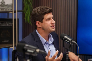 Jo&atilde;o Campos acusa Governo de Pernambuco de coordenar suposta "mil&iacute;cia digital"