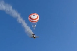 Piloto conseguiu acionar paraquedas antes do avi&atilde;o cair em Minas Gerais