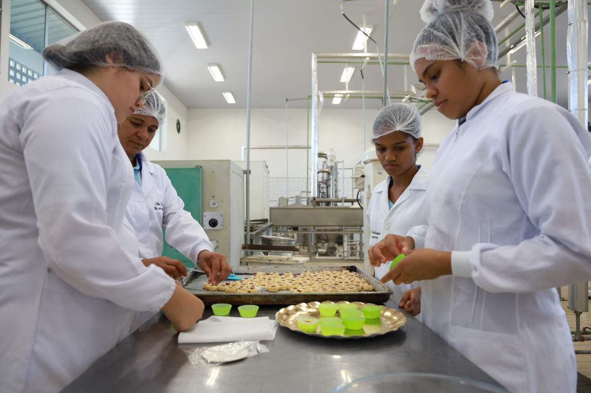 Entres os cursos oferecidos está o Técnico em Alimentos /Foto: Sistema FIEPE