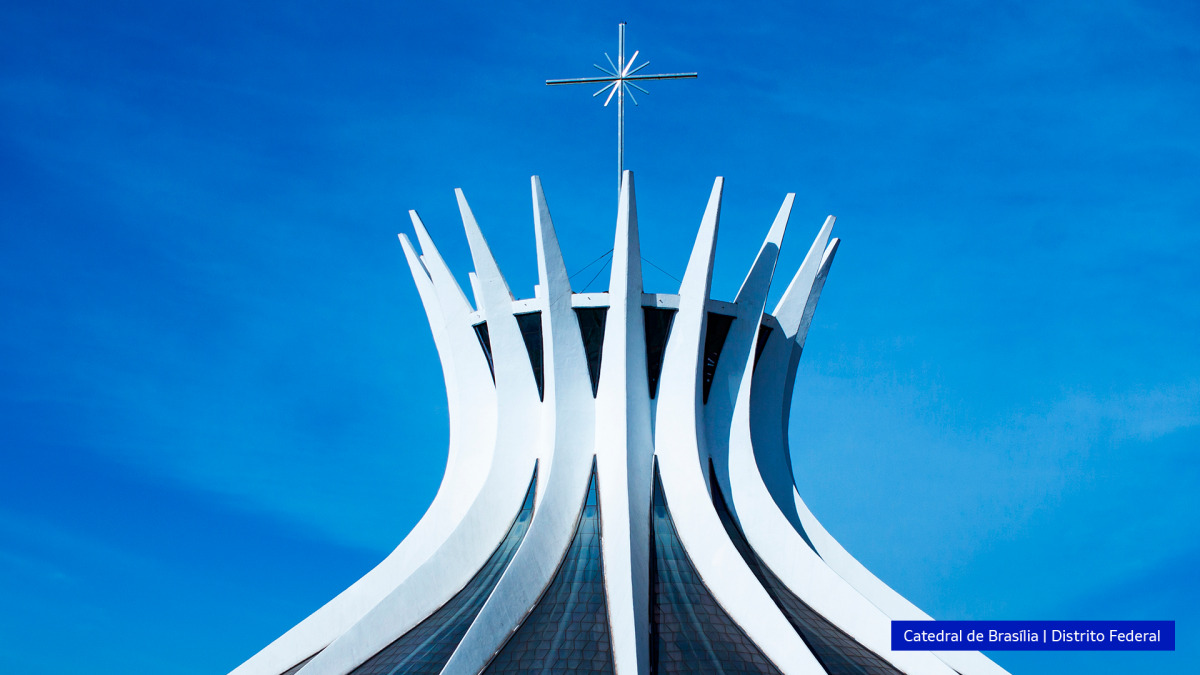 Projetada por Oscar Niemeyer e com cálculos estruturais de Joaquim Cardozo, a Catedral Metropolitana de Brasília também figura entre as grandes obras construídas com produtos Votorantim (Divulgação/Votorantim Cimentos)