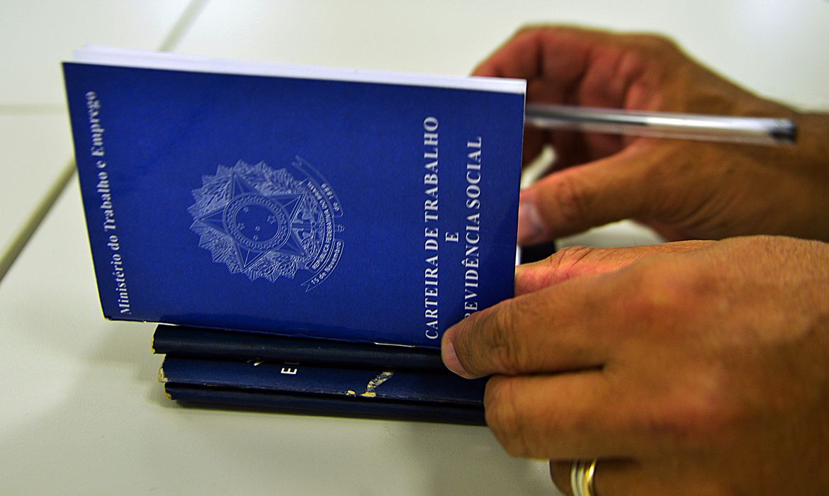 Saldo é 57,3% menor em relação a junho, quando o país criou 137.044 empregos/MARCELLO CASAL JR/AGÊNCIA BRASIL