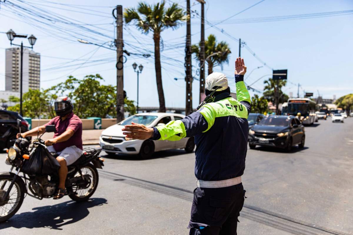 A CTTU orienta motoristas, ciclistas e pedestres a redobrar a atenção/Foto: Josenildo Gomes/CTTU