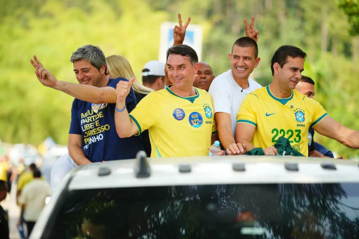 Candidato do PL participou de motociata e barqueata neste sábado/Foto: Vittor Sales/ Divulgação