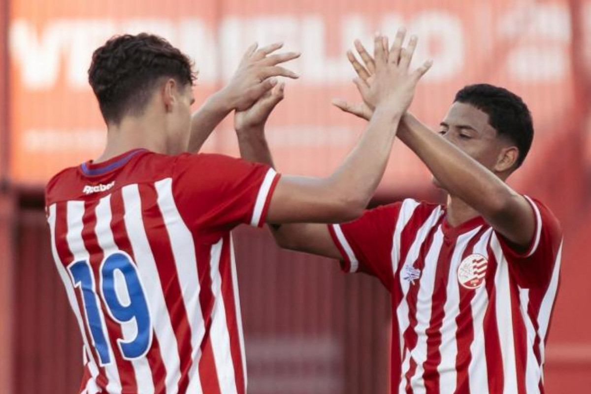 Jogadores da base do Náutico /Sávyo Miguel/FPF