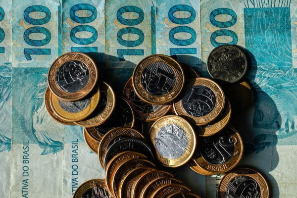 O valor &eacute; cerca de R$ 10 bilh&otilde;es acima da meta de resultado positivo de R$ 73,2 bilh&otilde;es