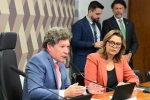 Lopes preside a comiss&atilde;o: "Se tiver pedido de vista, eu posso conceder vista de uma at&eacute; 24 horas"