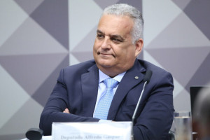 Alfredo Gaspar, vice na chapa de Fl&aacute;vio Bolsonaro, declara apoio a Raquel Lyra em v&iacute;deo