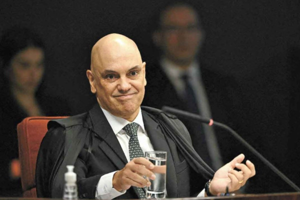 Segundo os dados do arquivo, a vers&atilde;o do contrato devolvida por Vorcaro a Viviane em 15 de janeiro de 2024 foi aberta e modificada no Office 365 utilizado pelo ministro