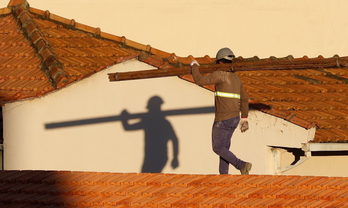 O arcabouço fiscal determina piso de R$ 88,7 bilhões para investimentos em 2027, equivalente a 0,6% do PIB/FERNANDO FRAZÃO/AGÊNCIA BRASIL