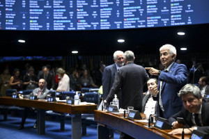 &Agrave; bancada, em pronunciamento, senador Astronauta Marcos Pontes (PL-SP)
