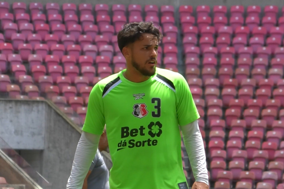 João Pedro em treino do Santa Cruz /Reprodução/SCFC