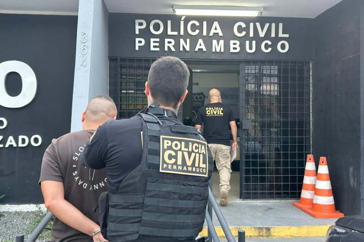 Estão sendo cumpridos quatro mandados de prisão /Foto: Divulgação/PCPE