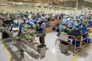 O total de pedidos da semana anterior foi revisado em alta, de 203 mil para 204 mil