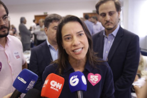 Na avalia&ccedil;&atilde;o da candidata &agrave; reelei&ccedil;&atilde;o, debates que envolvem os rumos do Judici&aacute;rio e do Congresso Nacional devem ser conduzidos com serenidade e ocorridos no momento adequado