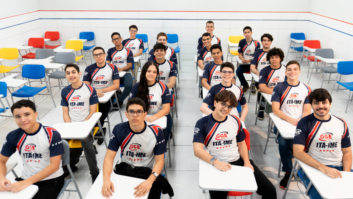A AFA forma oficiais de carreira para os quadros de aviadores, intendentes e infantaria