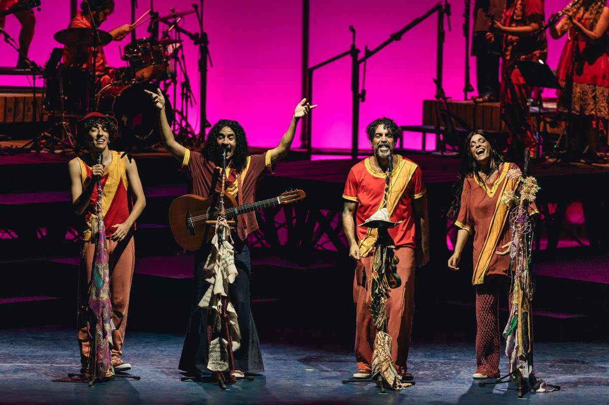 "Moraes Musical Moreira" reúne música, teatro e dança para percorrer a trajetória do artista baiano (Foto: Caio Lírio)