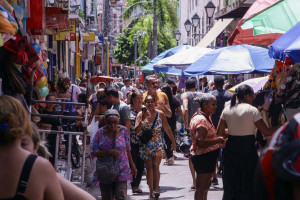 O com&eacute;rcio do Centro do Recife funcionar&aacute; de maneira facultativa