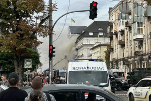 Um drone russo atingiu sede do servi&ccedil;o secreto em Kiev, capital da Ucr&acirc;nia, e deixou feridos nesta sexta-feira (4). 