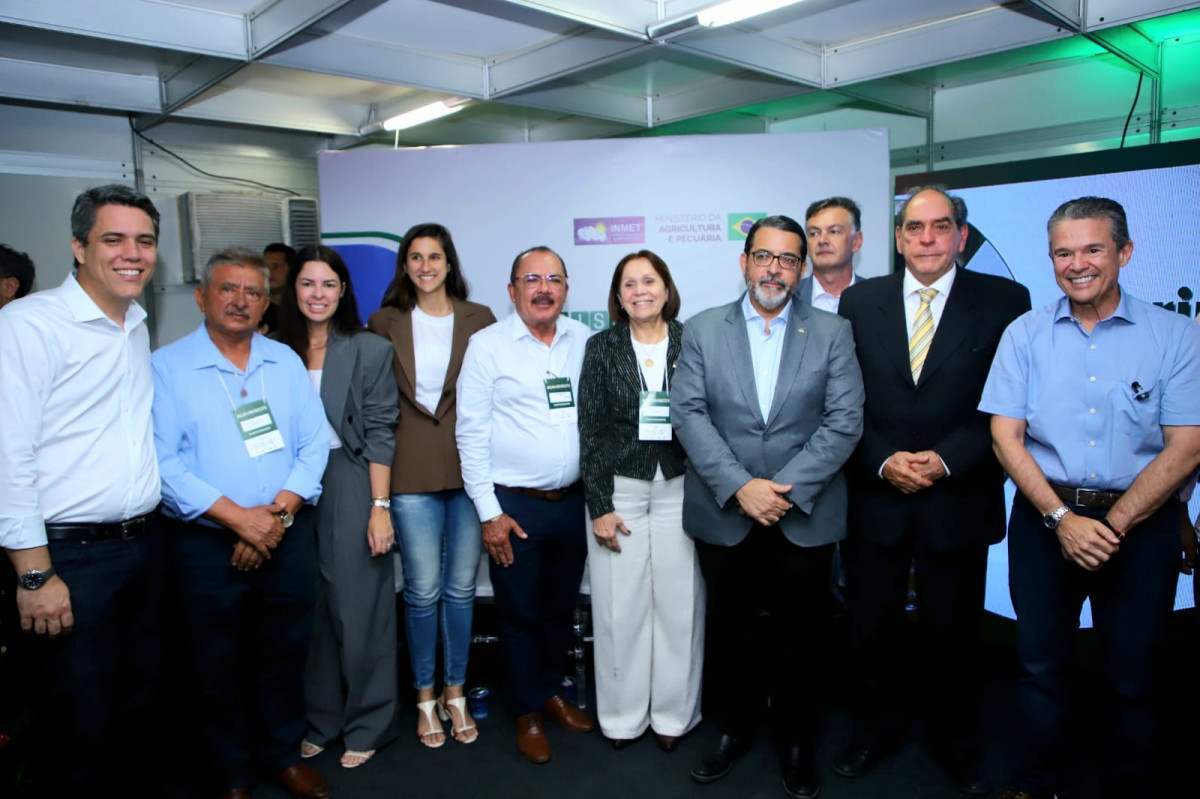 Cerimônia de assinaturas contou com a presença do ministro da Agricultura e Pecuária, André de Paula/Antônio Holanda/Adepe