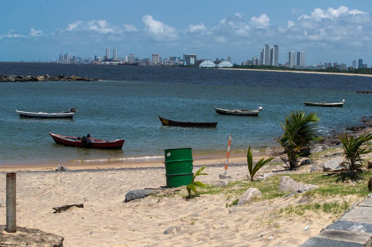 Praia dos Milagres, em Olinda (Rafael Vieira/ DP)