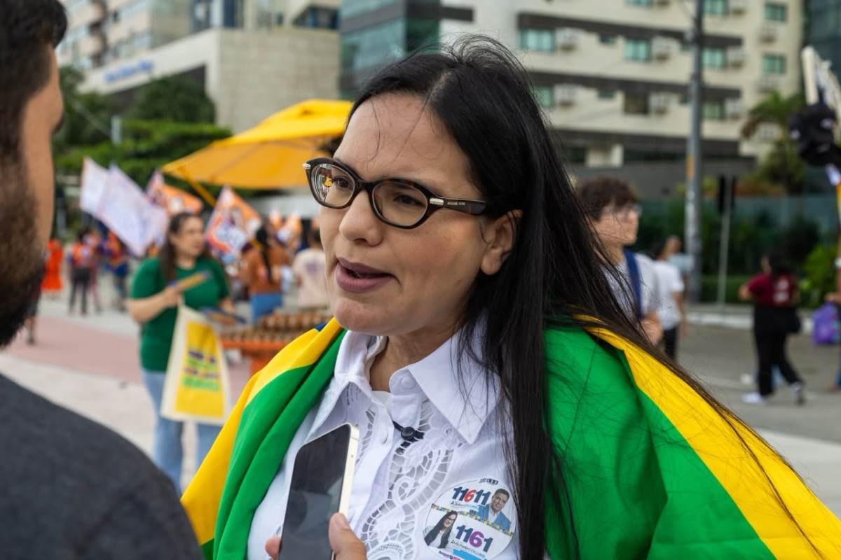 Segundo Michele Collins, "objetivo principal aqui é unir como igreja e adorar a Deus" (Foto: Karol Rodrigues/DP Foto)