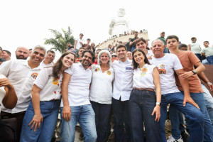 Jo&atilde;o Campos participa da Romaria de Frei Dami&atilde;o durante agenda no Agreste