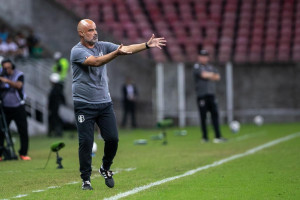 Cristian de Souza, t&eacute;cnico do Santa Cruz 