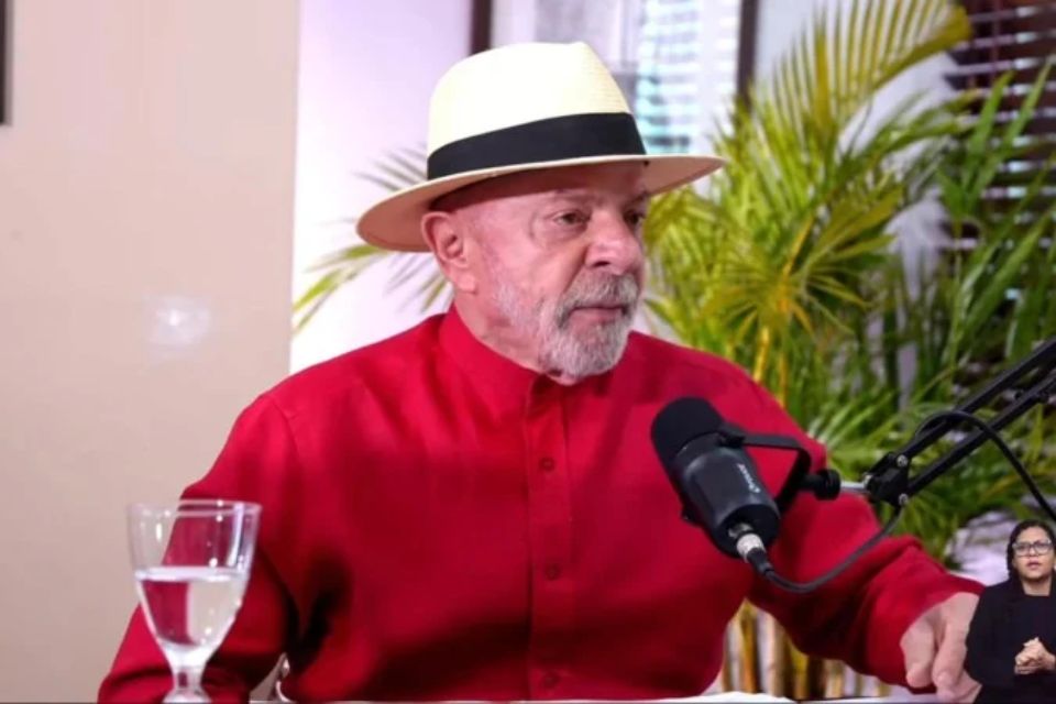 O recado, publicado nas redes sociais do presidente, foi feito horas antes do petista publicar discurso de rádio e TV em alusão ao dia da independência. Previsto para as 20h30 deste domingo, o pronunciamento oficial do presidente terá 3 minutos e 43 segundos de duração./Reprodução de vídeo.