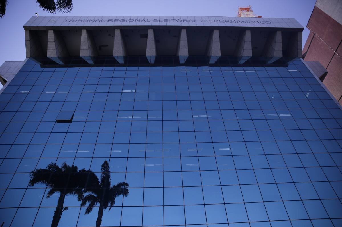 Fachada do TRE-PE (Maurício Ferry/DP Foto)