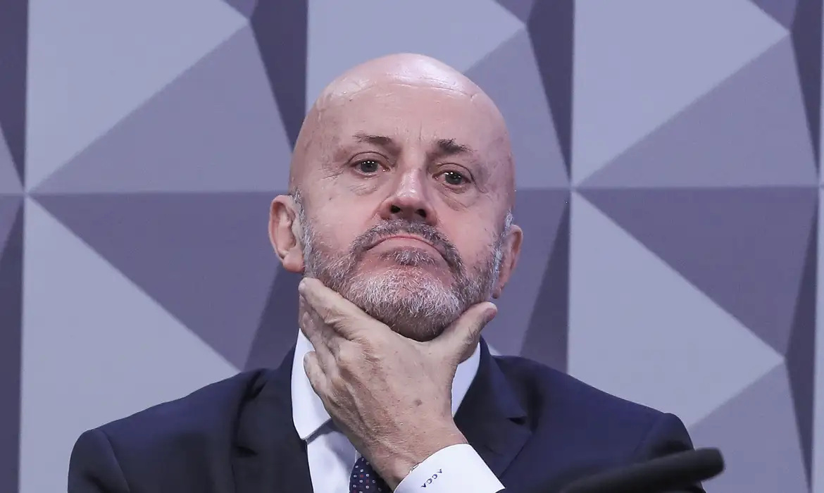 Andr&eacute; Mendon&ccedil;a manda soltar filho do "Careca do INSS"