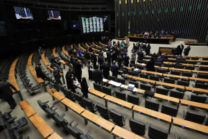 Deputados federais trabalham na C&acirc;mara dos Deputados, em Bras&iacute;lia