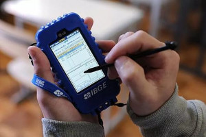 Para concorrer a uma das vagas ser&aacute; necess&aacute;rio ter ensino m&eacute;dio completo e atender &agrave;s exig&ecirc;ncias que ser&atilde;o detalhadas no edital