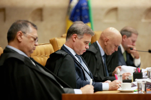 Os ministros Gilmar Mendes, André Mendonça, Alexandre de Moraes e Dias Toffoli em sessão no plenário do STF