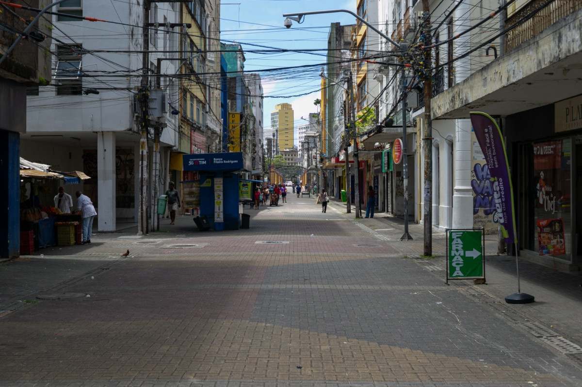 Rua da Imperatriz tem pouco movimento de pessoas/Foto: Rafael Vieira/DP Foto