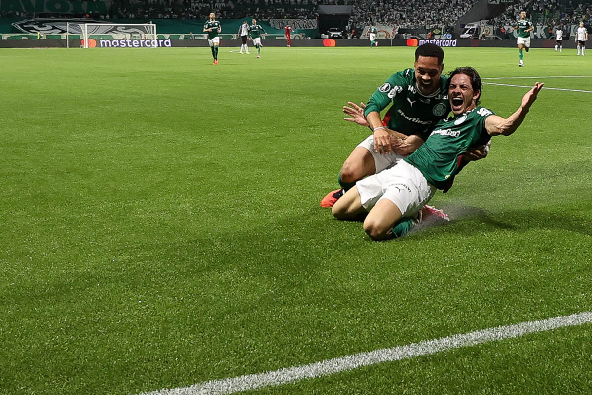 Jogadores do Palmeiras comemoram gol na vitória sobre LDU/CESAR GRECO/SE PALMEIRAS