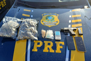 PRF apreende skunk, crack e pistola na BR 101, no bairro do Barro, no Recife