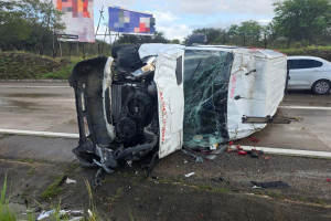 Acidente aconteceu no km 112 da BR-232, em Encruzilhada de S&atilde;o Jo&atilde;o, em Bezerros
