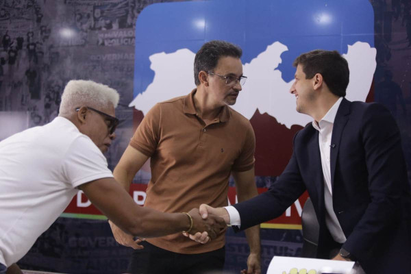 O candidato da Frente Popular firmou compromisso com a categoria