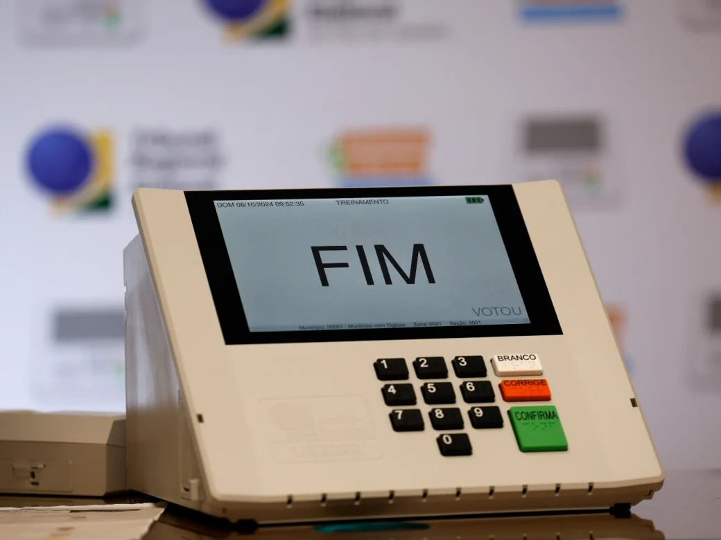 Eleitores com deficiência ou mobilidade reduzida poderão utilizar os veículos adaptados para votar no 1º turno e em um eventual 2º turno/Foto: Tânia Rego/Agência Brasil