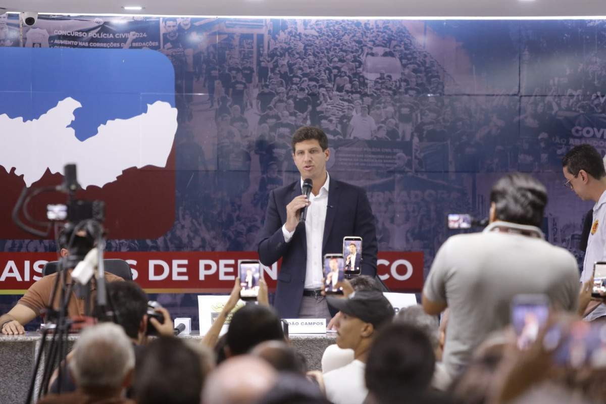 João Campos participa de debate promovido pelo Sinpol/Maurício Ferry/DP Foto