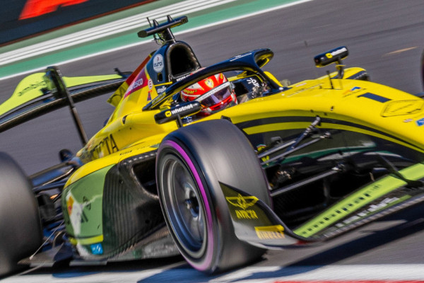 Reprodução/Invicta Racing