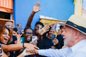 Lula durante caminhada em Salvador, na Bahia