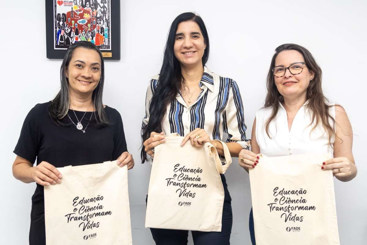 Na foto, da esquerda para a direita: a assessora de planejamento da Fade-UFPE, Rosali Albuquerque; a diretora-presidente da Fade-UFPE, Maira Pitta, e a gerente administrativa e financeira da Fade-UFPE, Suzan Siqueira/Karol Rodrigues/DP Foto