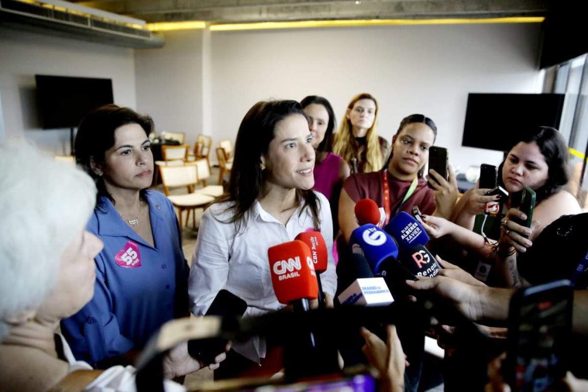 Raquel Lyra (PSD) em entrevista coletiva/Foto: Maurício Ferry/DP Foto