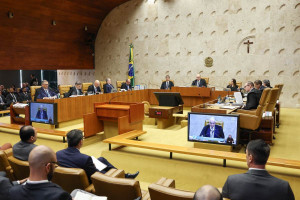 Ministros julgam no plen&aacute;rio do STF a possibilidade de abertura de investiga&ccedil;&atilde;o contra Alexandre de Moraes