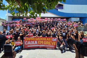 Categoria se mobilizou em frente &agrave; ag&ecirc;ncia da Avenida Conde da Boa Vista, no Centro do Recife