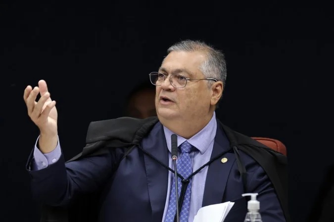 Ministro Flávio Dino enviou ofício a Fachin solicitando apuração de possíveis conexões entre o encontro de Vorcaro e Mendonça, contratos e processos/Rosinei Coutinho/STF