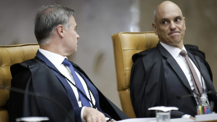 Moraes afirmou que vai intimar testemunhas para corroborar as acusações contra André Mendonça/AFP/GETTY IMAGES