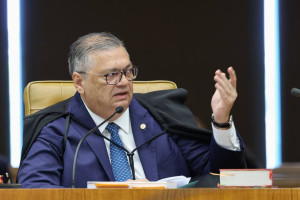 O ministro Fl&aacute;vio Dino pediu vista na sess&atilde;o extraordin&aacute;ria do STF nesta ter&ccedil;a-feira (15) 